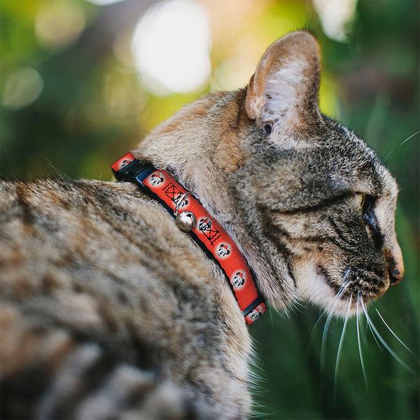 Buckle-Down Breakaway Cat Collar With Bell - Christmas Holiday Mickey Mouse Face Starburst Red
