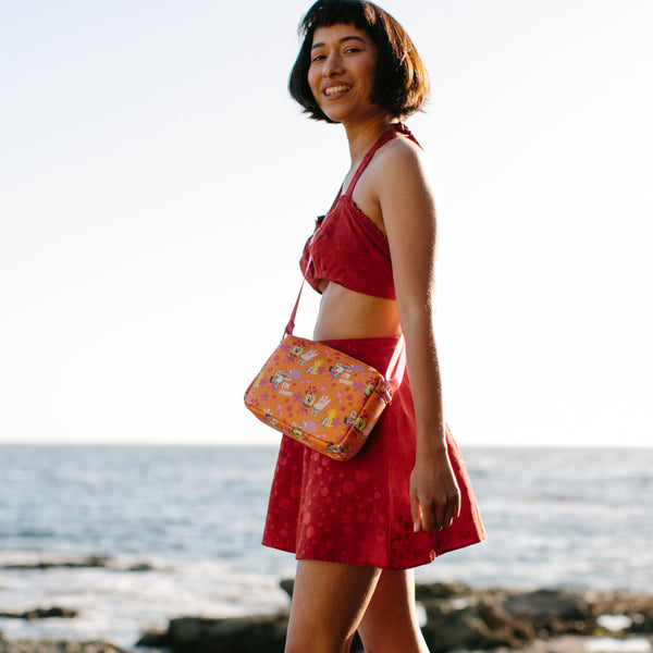 Buckle-Down Women's Horizontal Crossbody Wallet - SpongeBob And Friends I'M READY Poses Flower And Bubbles Collage Orange